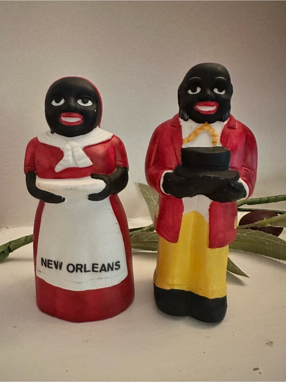 Vintage Mid Century Set of Black Americana Salt and Pepper Shakers